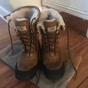 UGGS size 8. Like new!
